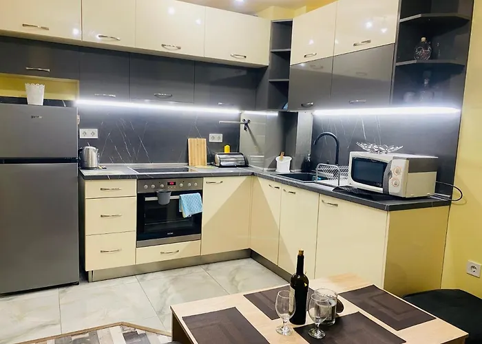 Vanilla Ice Apartment *